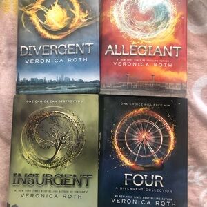 Divergent Series Book Set by Veronica Roth